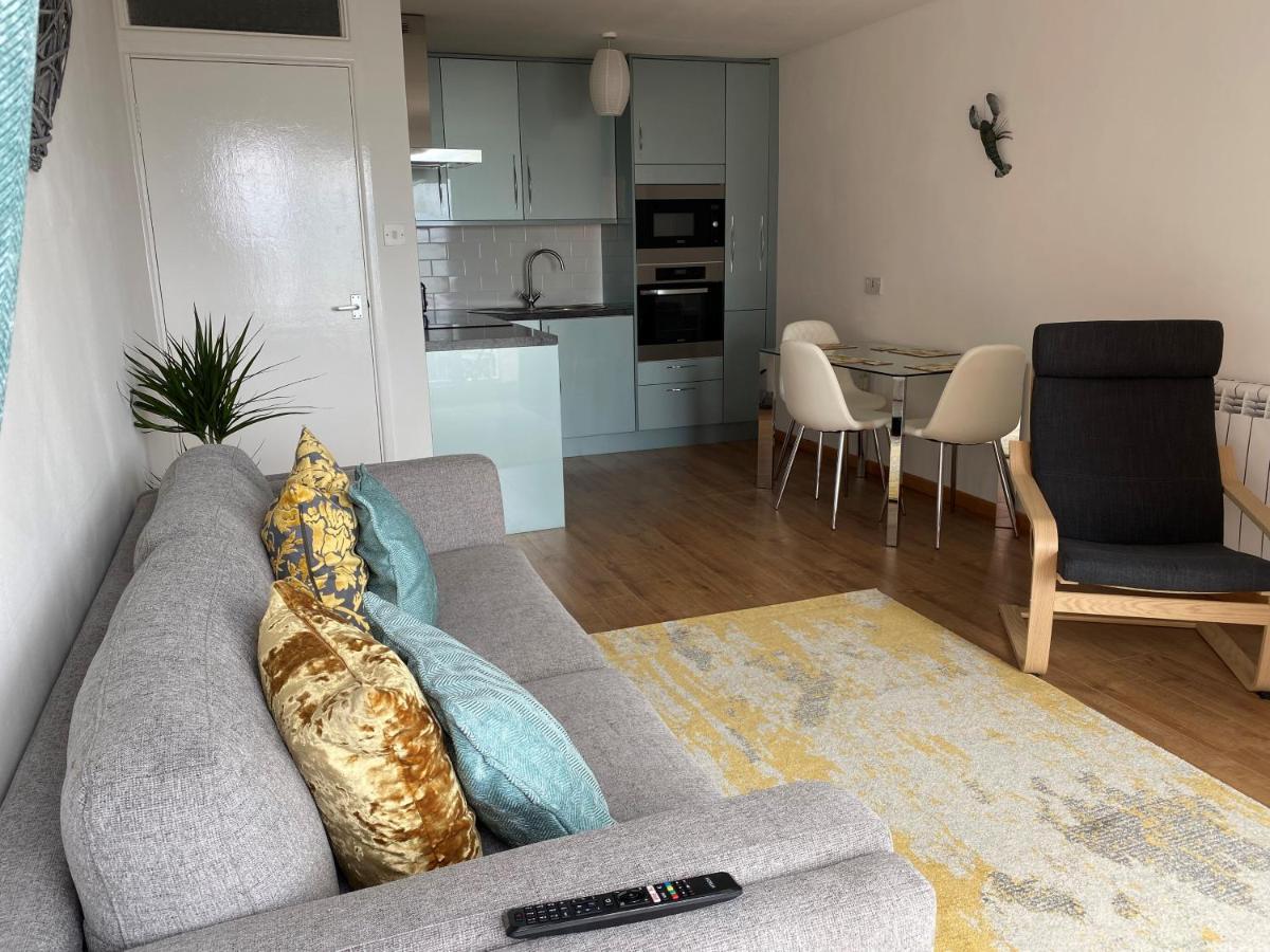 Vitamin Sea With A Sea View And Parking Lyme Regis Exterior photo